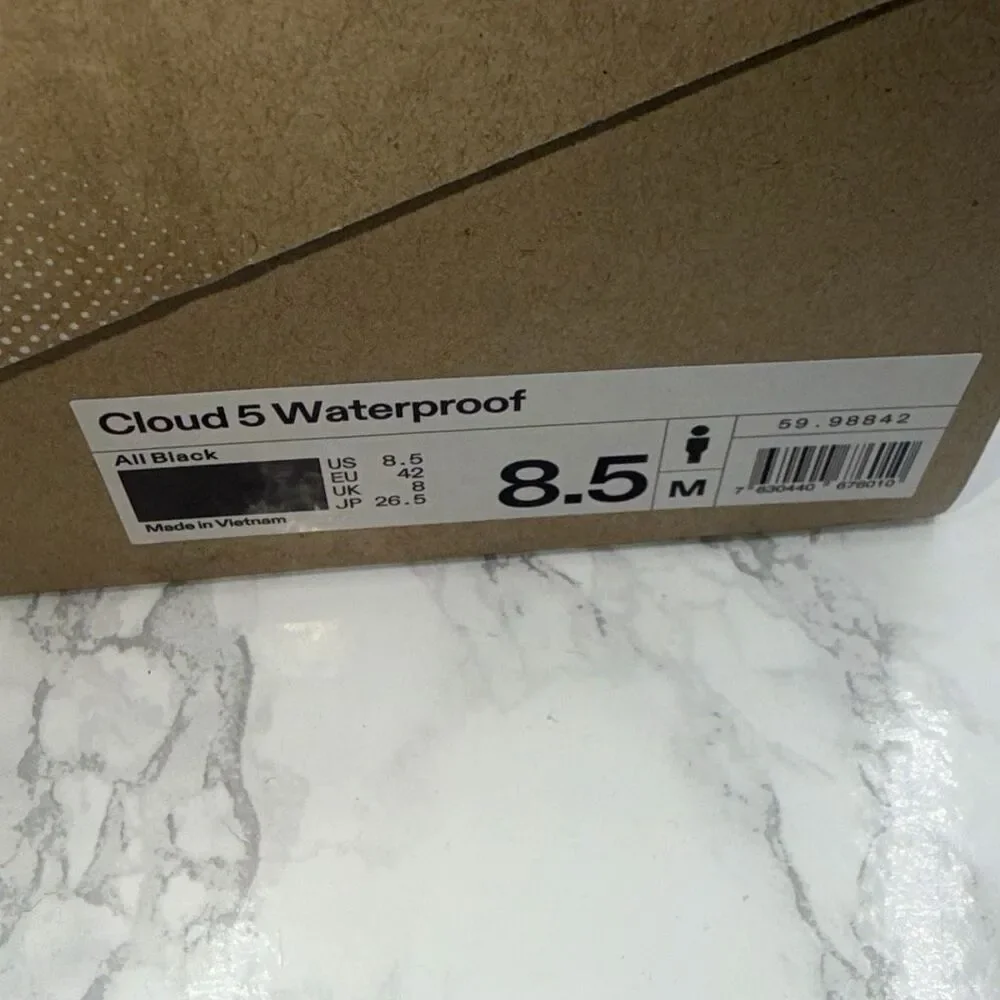 ON CLOUD Cloud 5 Waterproof All Black Sneakers-8.5 NEW! - Picture 10 of 10